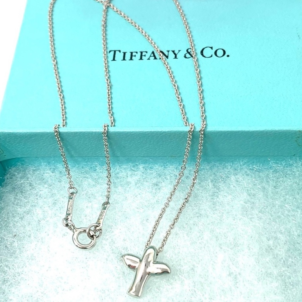 Tiffany & Co. Elsa Peretti Small Dove Bird Pendant 16" Necklace